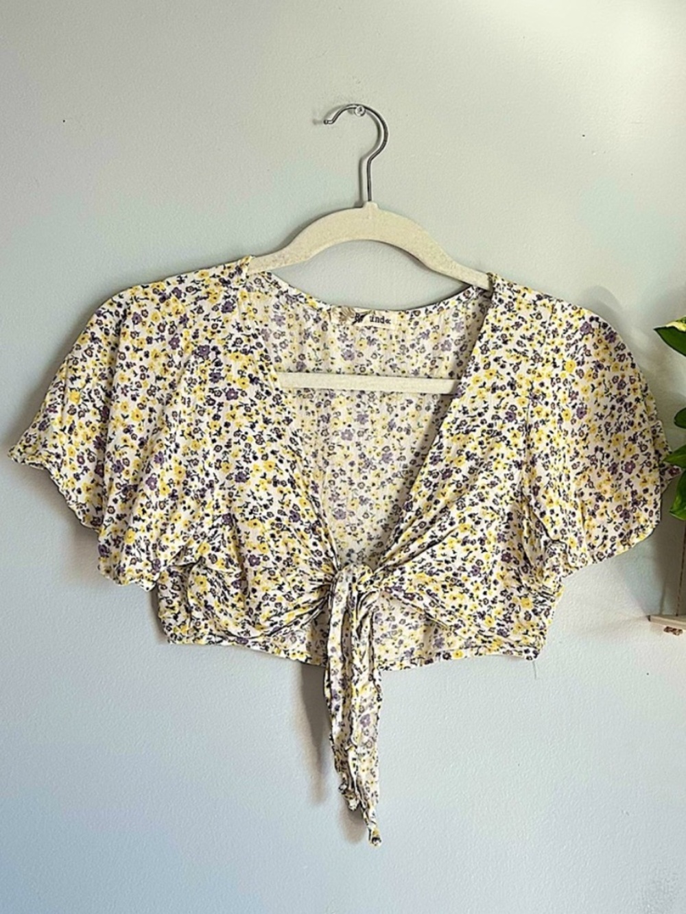 🩷REWIND FLORAL SHORT SLEEVE TIE KNOT CROP TOP SUMMER TRENDING SIZE MEDIUM